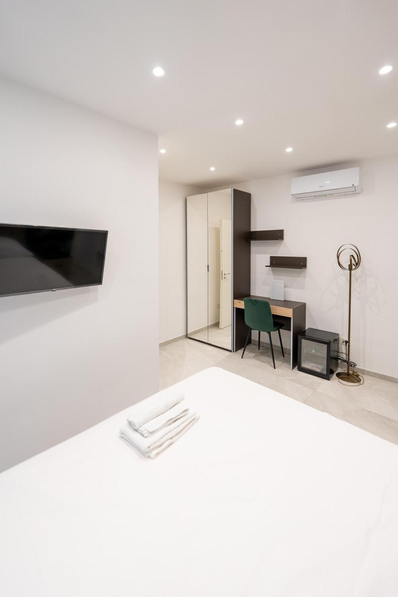 Suites Gaudioso Napoli Center Buitenkant foto