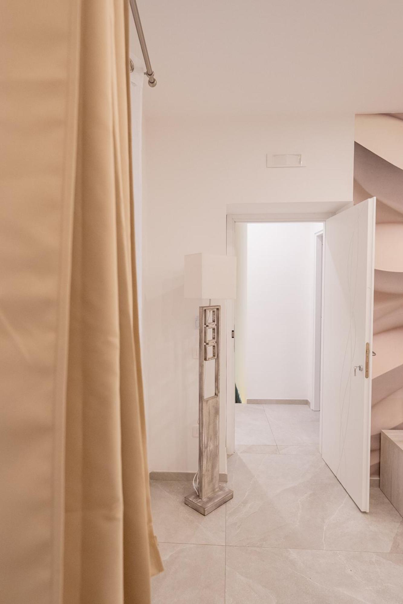 Suites Gaudioso Napoli Center Buitenkant foto