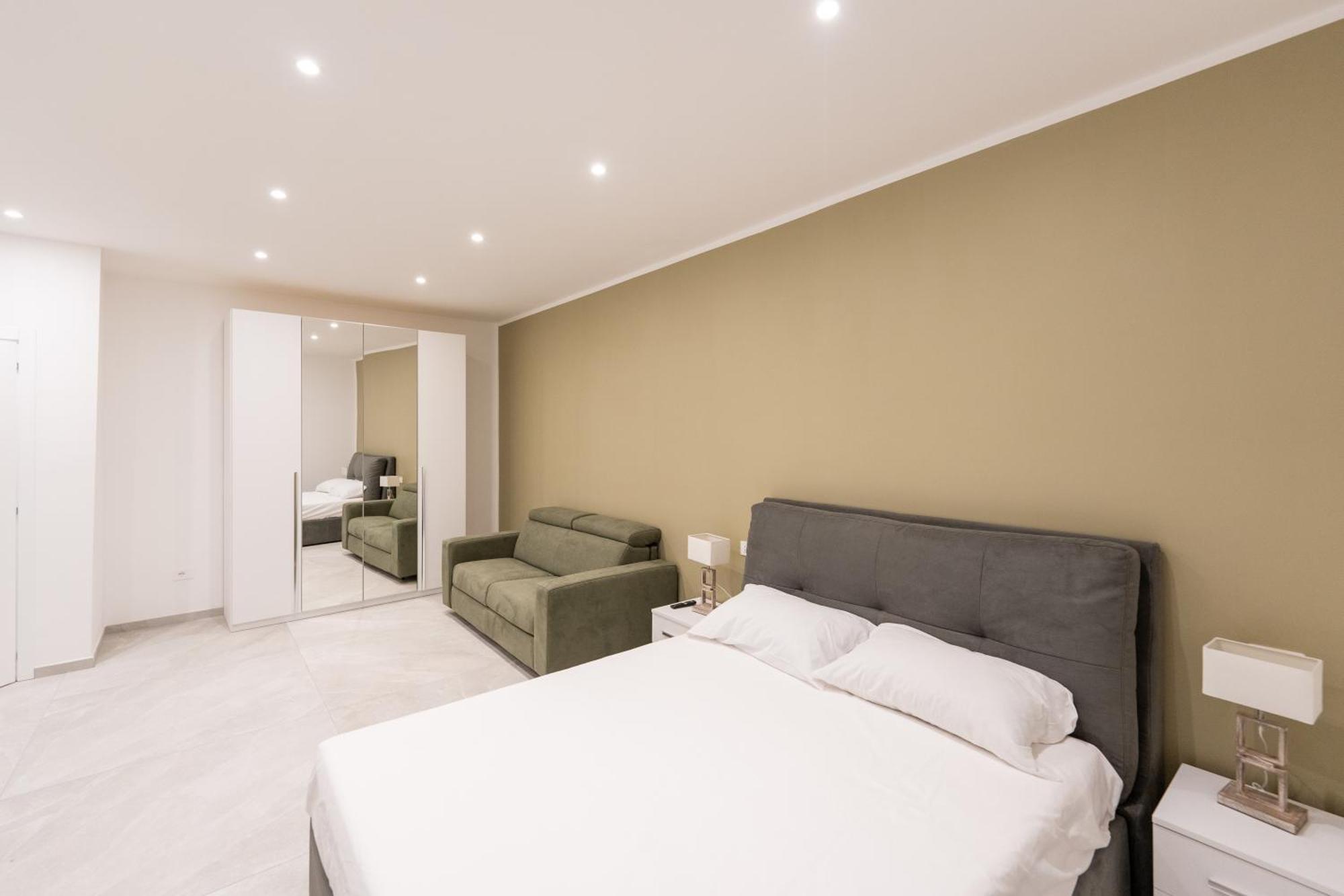 Suites Gaudioso Napoli Center Buitenkant foto