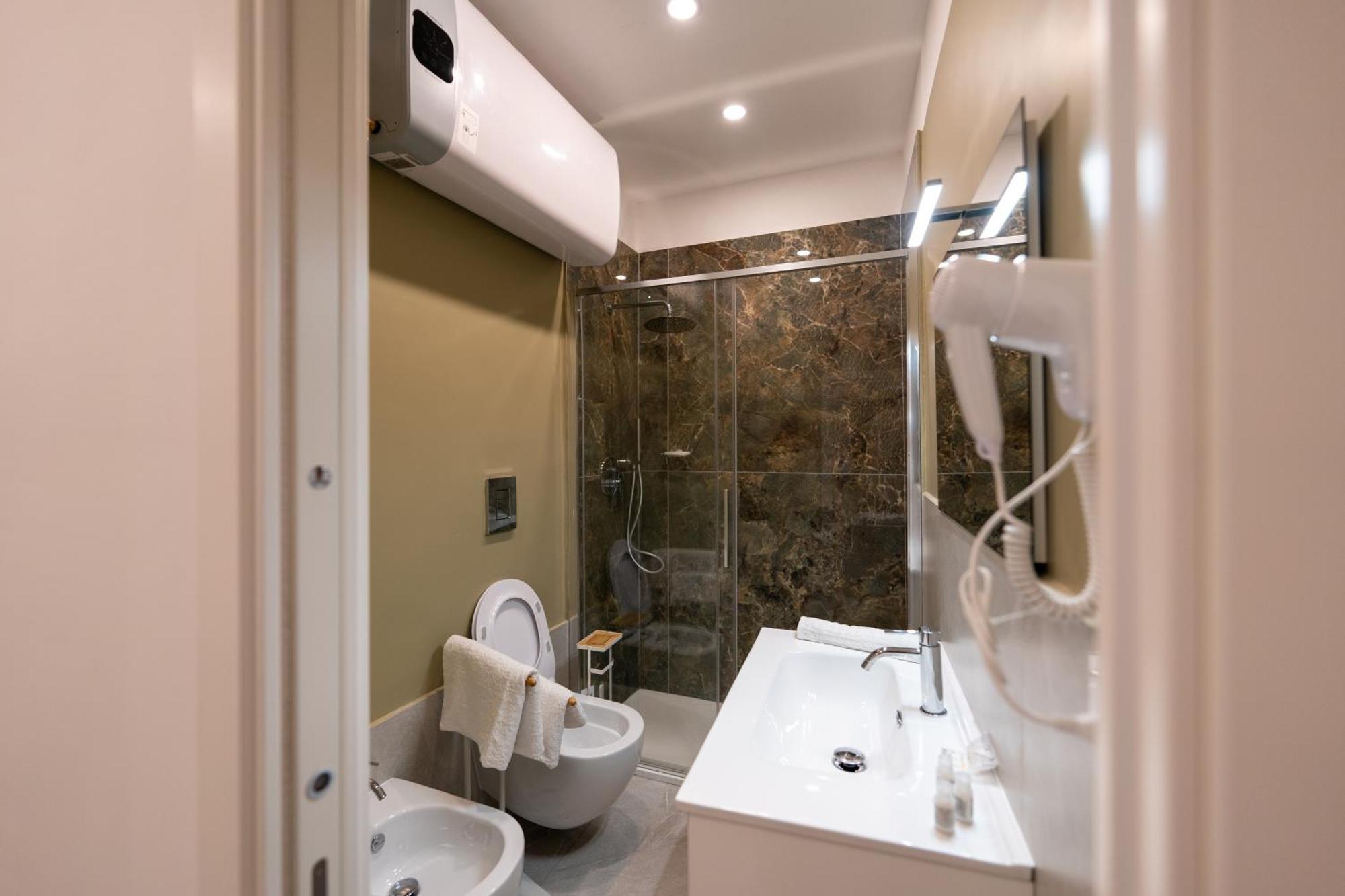 Suites Gaudioso Napoli Center Buitenkant foto
